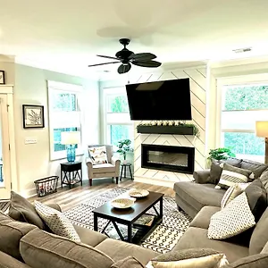 https://brand-new-hilton-head-island-townhome.top-hotels-in-savannah.com